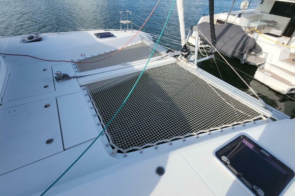 42ft Lagoon Yacht For Sale
