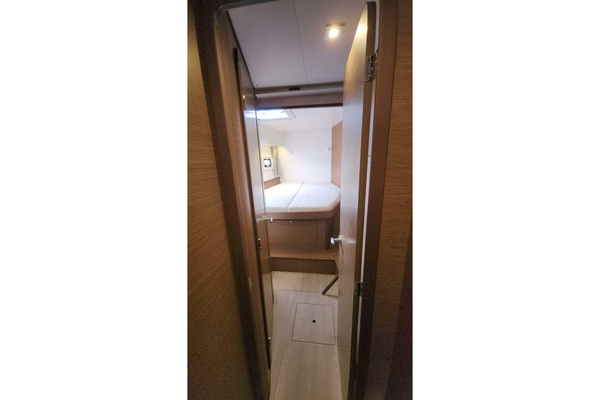 42ft Lagoon Yacht For Sale