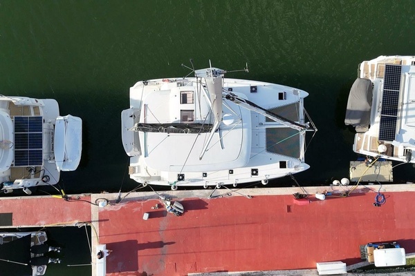 42ft Lagoon Yacht For Sale