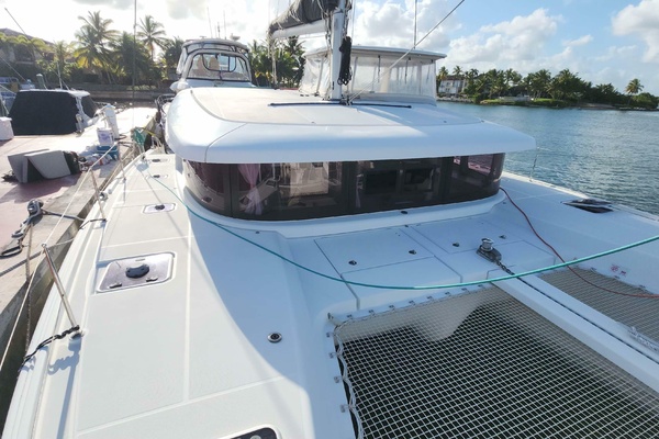 42ft Lagoon Yacht For Sale