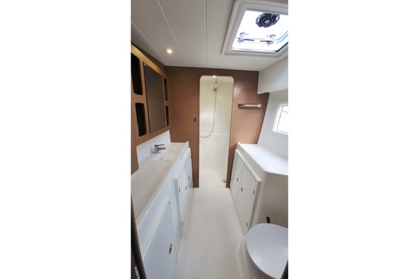 42ft Lagoon Yacht For Sale