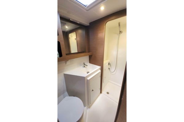 42ft Lagoon Yacht For Sale