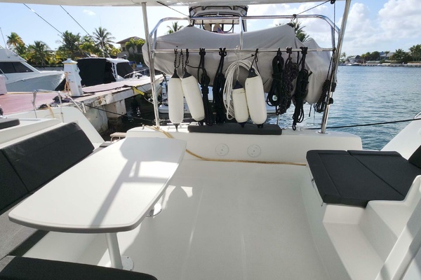 42ft Lagoon Yacht For Sale