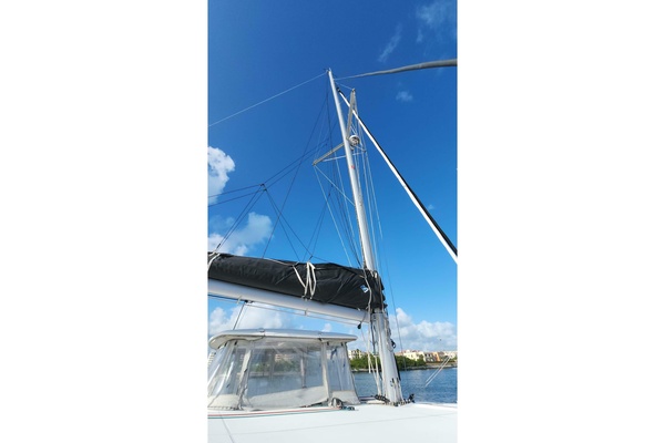 42ft Lagoon Yacht For Sale