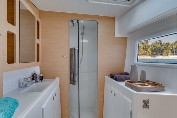 Lagoon 42 Yacht For Sale
