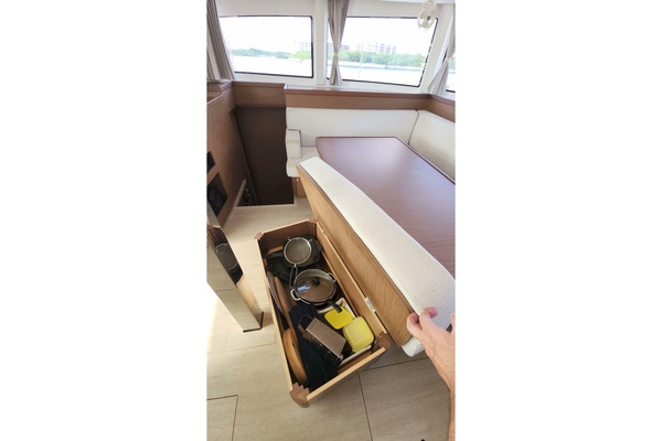 42ft Lagoon Yacht For Sale