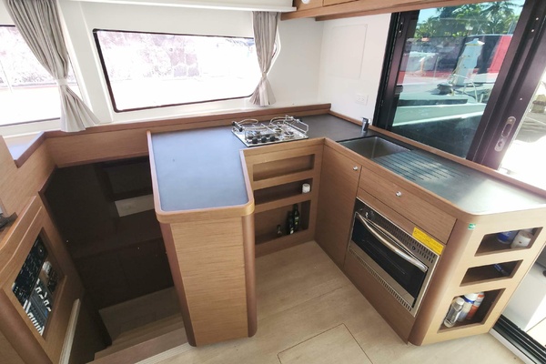 42ft Lagoon Yacht For Sale