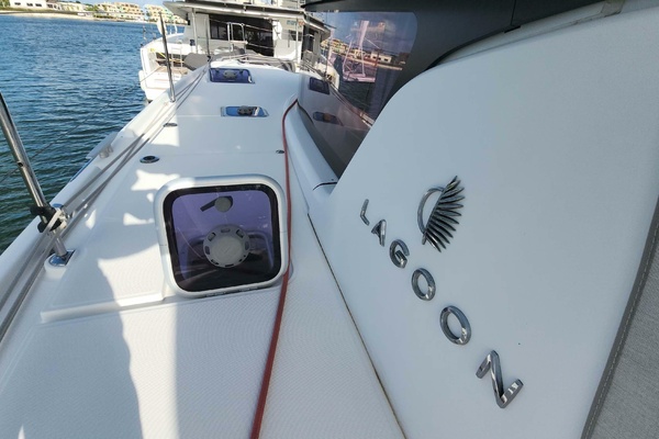 42ft Lagoon Yacht For Sale