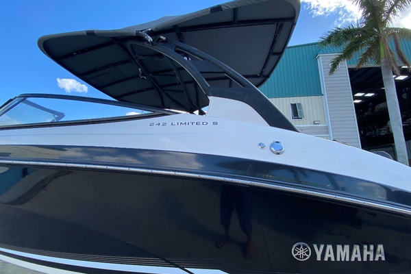 24ft Yamaha Boats Yacht For Sale