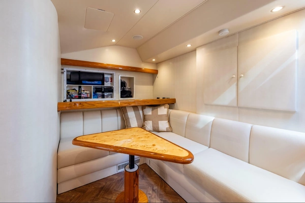 2017 Viking 52