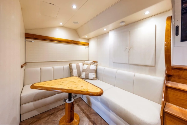 2017 Viking 52