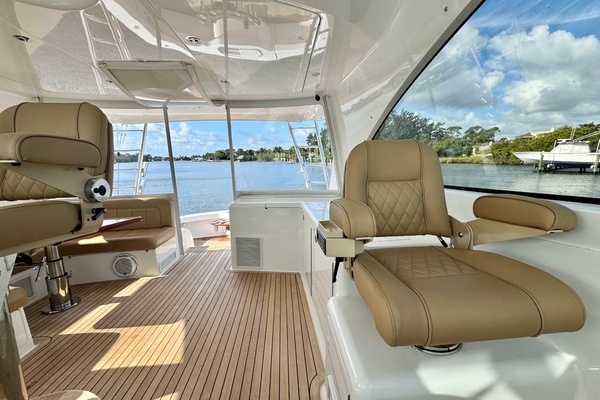 BUZZY 52ft Viking Yacht For Sale