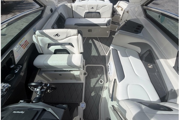 32ft Monterey Yacht For Sale
