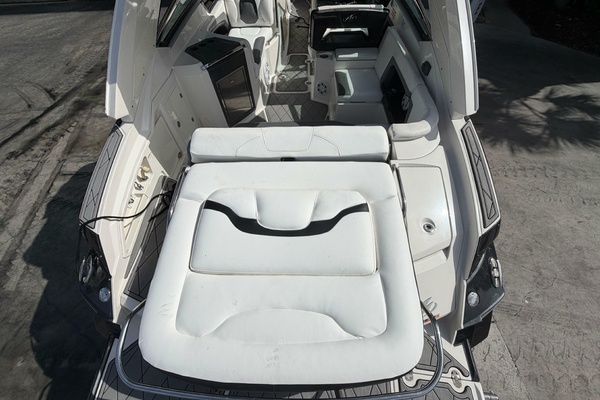 32ft Monterey Yacht For Sale