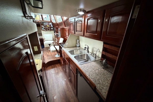 50ft Bruce Roberts Yacht For Sale
