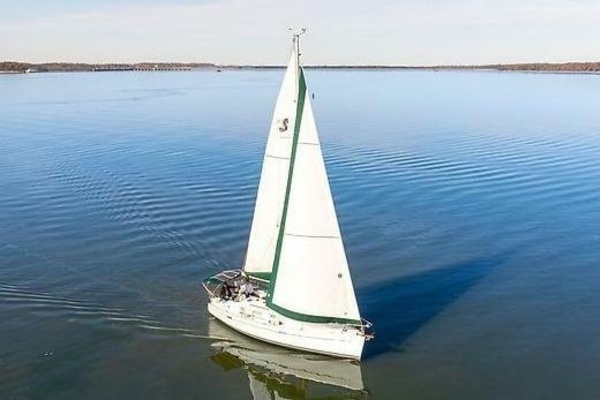 Low Flight 35ft Beneteau Yacht For Sale