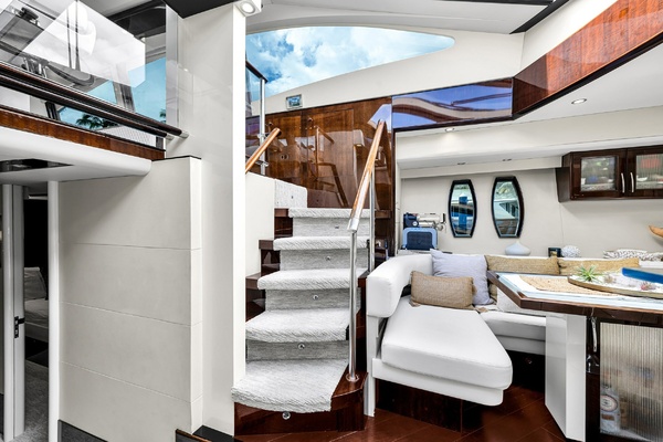 75ft Lazzara Yachts Yacht For Sale