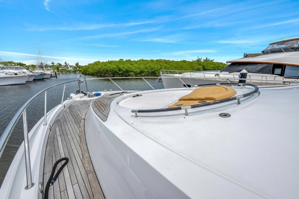 75ft Lazzara Yachts Yacht For Sale