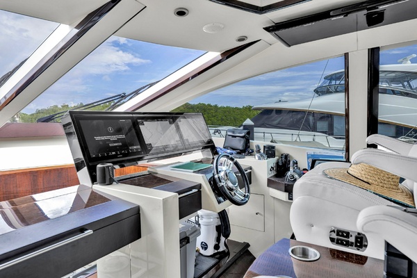 75ft Lazzara Yachts Yacht For Sale