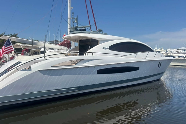 2008 Lazzara Yachts 75