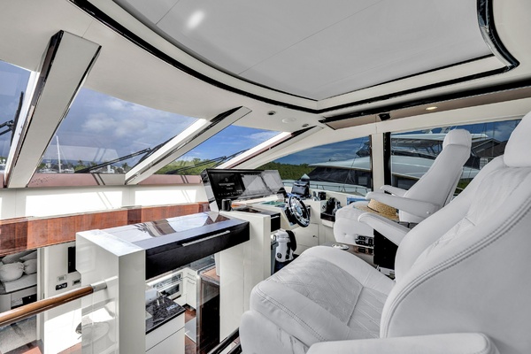 75ft Lazzara Yachts Yacht For Sale