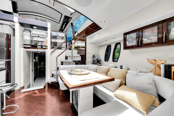 75ft Lazzara Yachts Yacht For Sale
