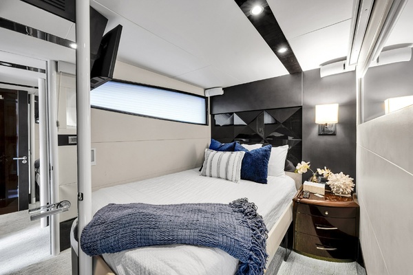 75ft Lazzara Yachts Yacht For Sale