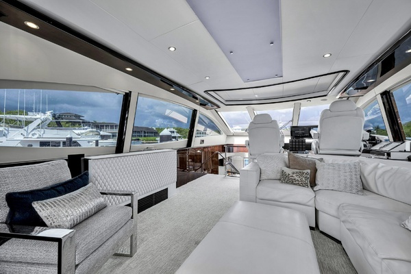 75ft Lazzara Yachts Yacht For Sale