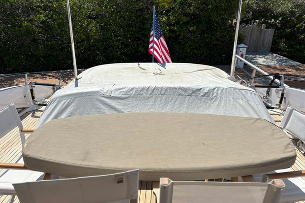 75ft Lazzara Yachts Yacht For Sale
