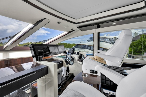 75ft Lazzara Yachts Yacht For Sale
