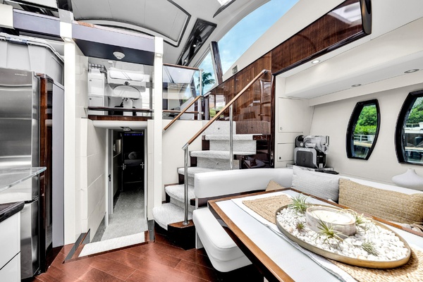 75ft Lazzara Yachts Yacht For Sale