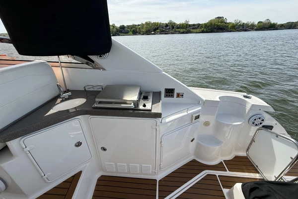 2008 Regal 37