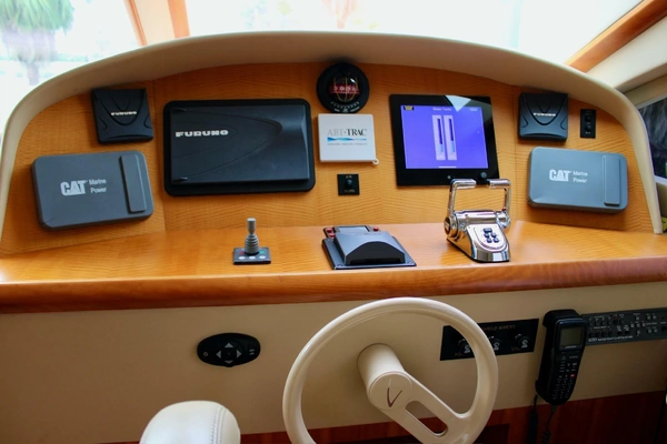 2007 Lazzara Yachts 74