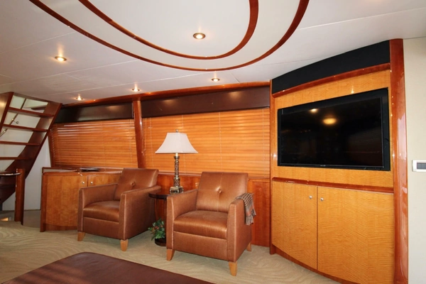 2007 Lazzara Yachts 74
