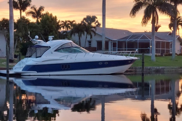 2006 Cruisers Yachts 52