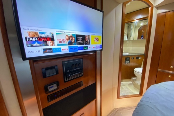 2006 Cruisers Yachts 52