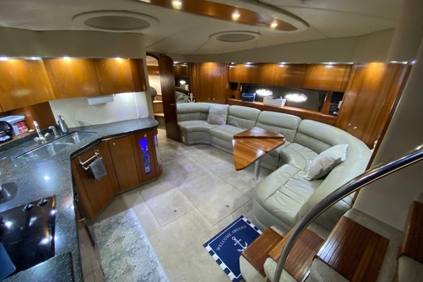 2006 Cruisers Yachts 52