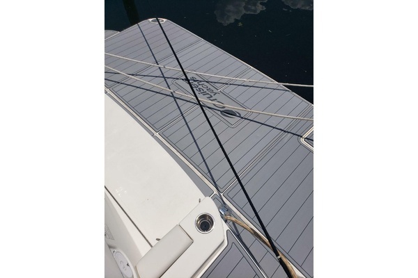 2006 Cruisers Yachts 52