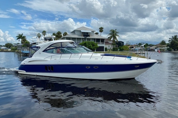 52ft Cruisers Yachts Yacht For Sale
