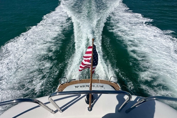 Lazzara Yachts 68 Motoryacht Yacht For Sale