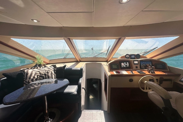 2006 Lazzara Yachts 68