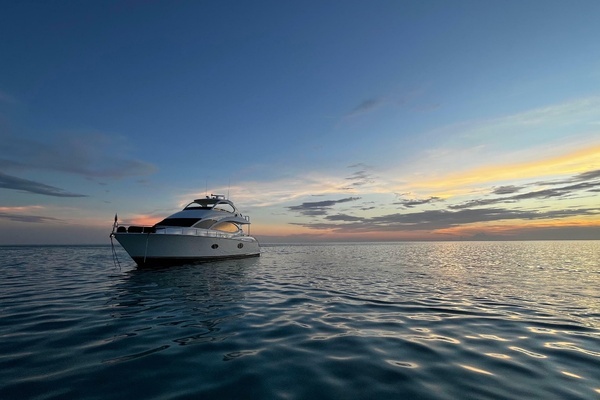 Lazzara Yachts 68 Motoryacht Yacht For Sale