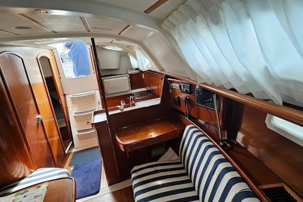 Argentum 33ft Beneteau Yacht For Sale