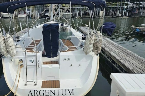 Photo of the 2004 Beneteau Oceanis Clipper 331 "Argentum"