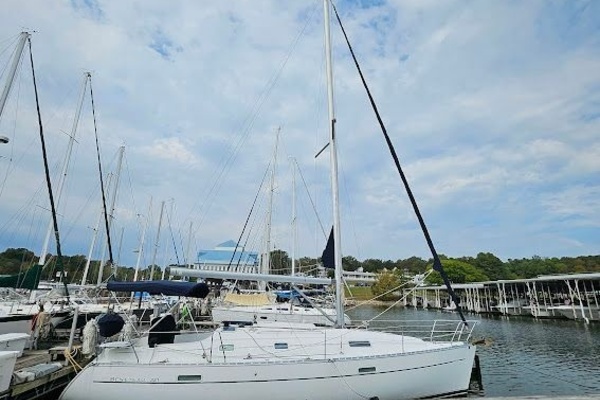 Argentum 33ft Beneteau Yacht For Sale