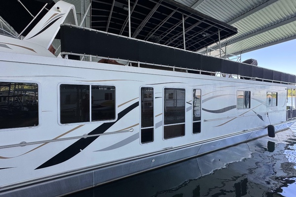 BAREFOOT BUNGALOW 68ft Starlite Yacht For Sale