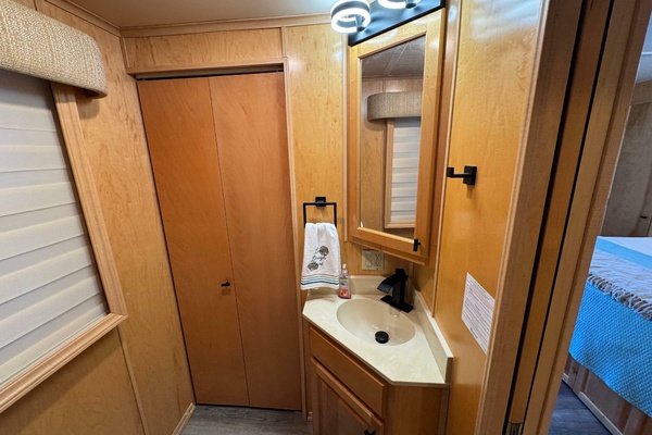 BAREFOOT BUNGALOW 68ft Starlite Yacht For Sale