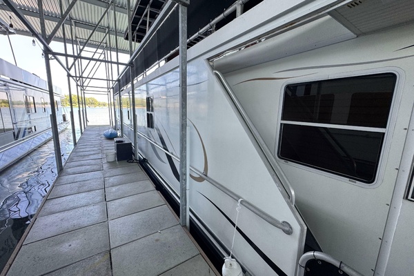 BAREFOOT BUNGALOW 68ft Starlite Yacht For Sale