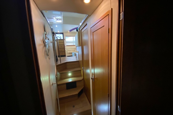 39ft Bayliner Yacht For Sale
