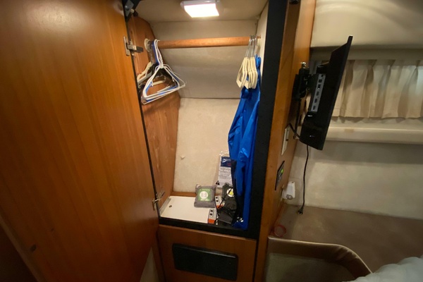 39ft Bayliner Yacht For Sale